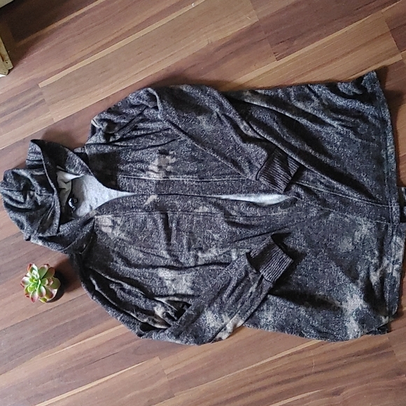 ✨George Cardigan✨ - Picture 1 of 3